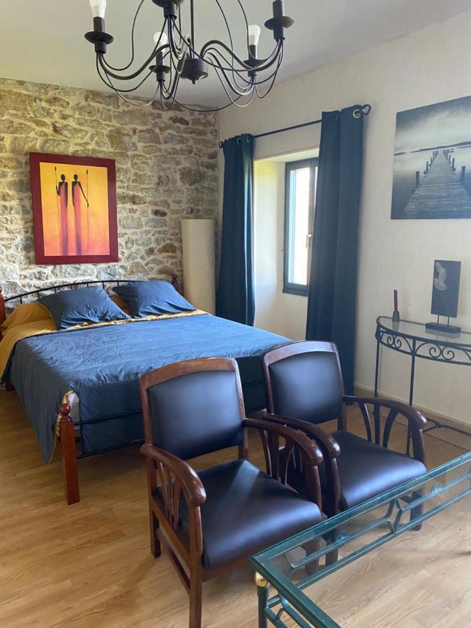 Chambres Et Table D'Hotes Le Cedre Aveyron Sainte-Croix  Eksteriør billede