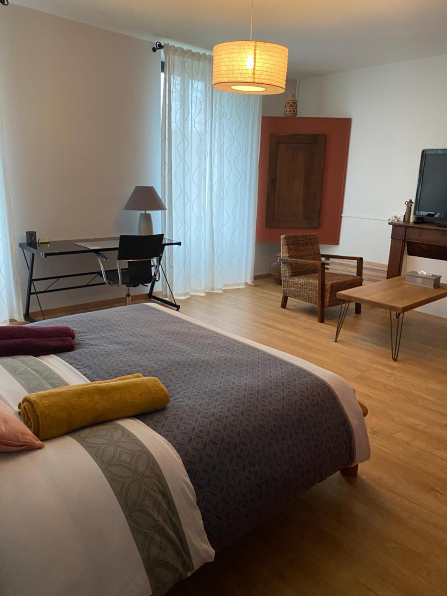 Chambres Et Table D'Hotes Le Cedre Aveyron Sainte-Croix  Eksteriør billede